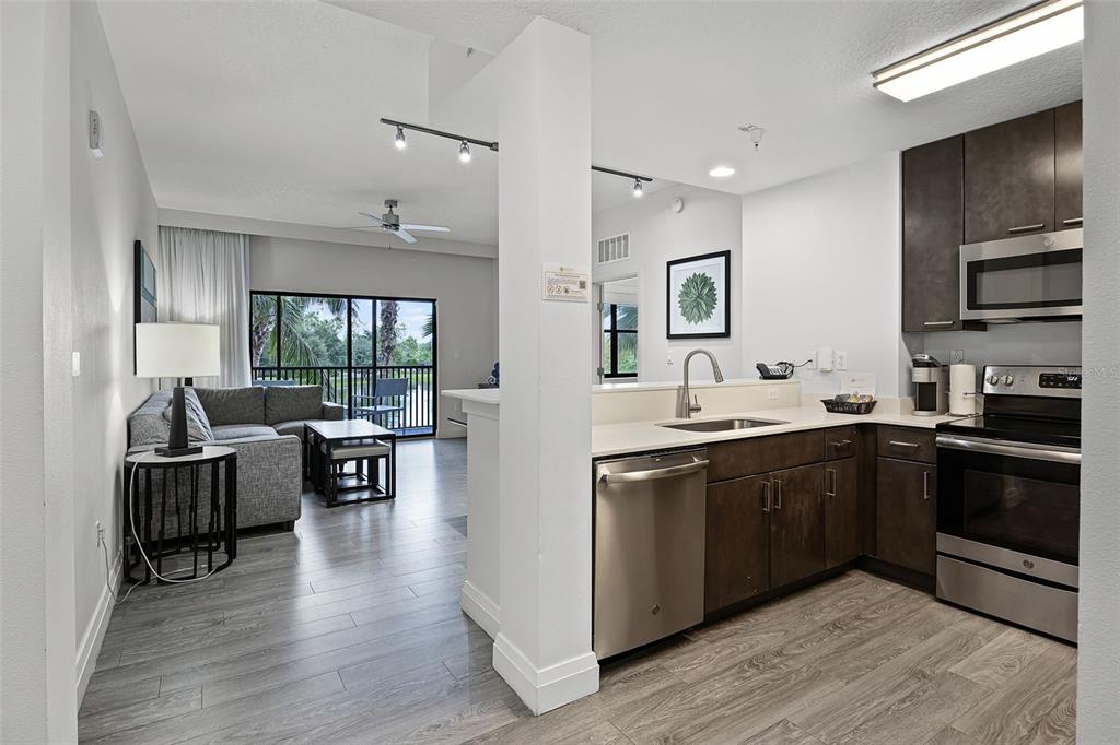 14501 GROVE RESORT AVENUE UNIT 3215, WINTER GARDEN, FL — photo 5 of 30