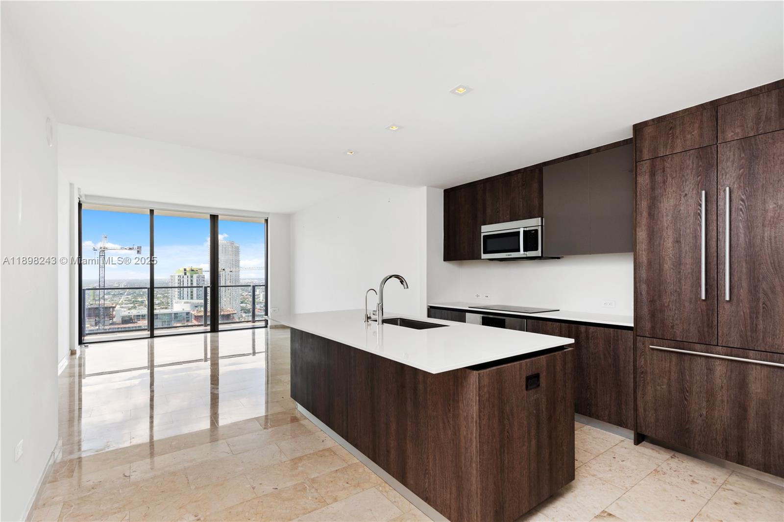 68 SE 6th St # 3906, Miami FL 33131