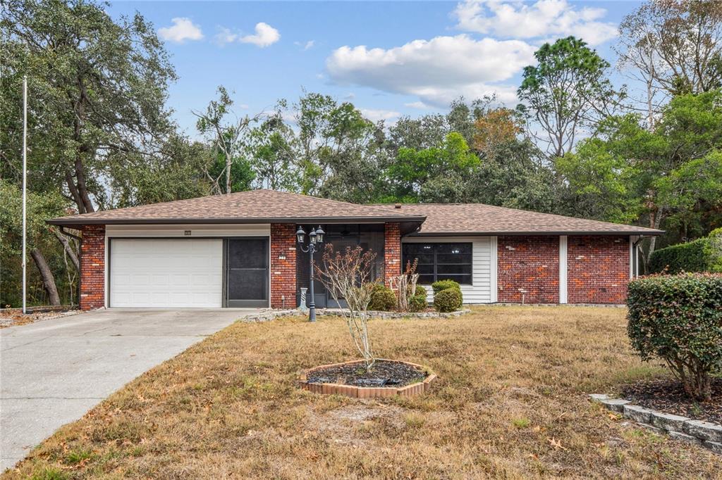 23 W MASTIC COURT