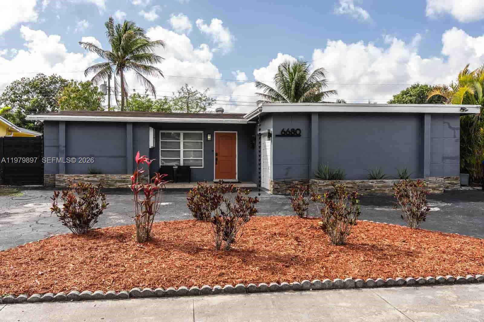 6680 NW 24th Pl, Sunrise FL 33313