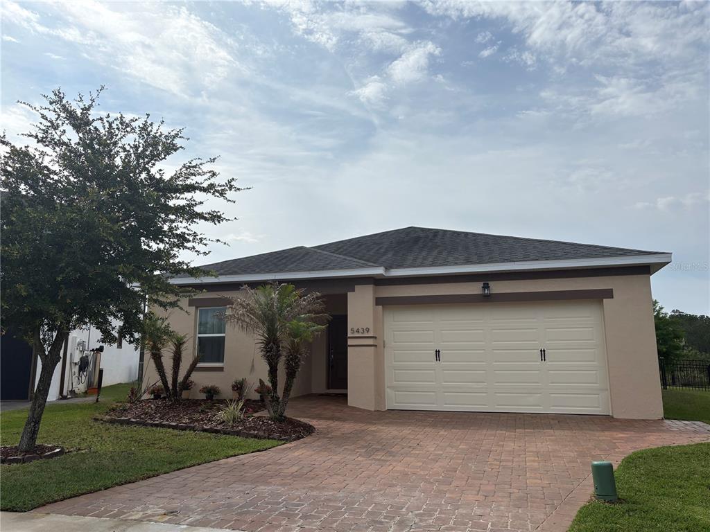 5439 ESTERO LOOP