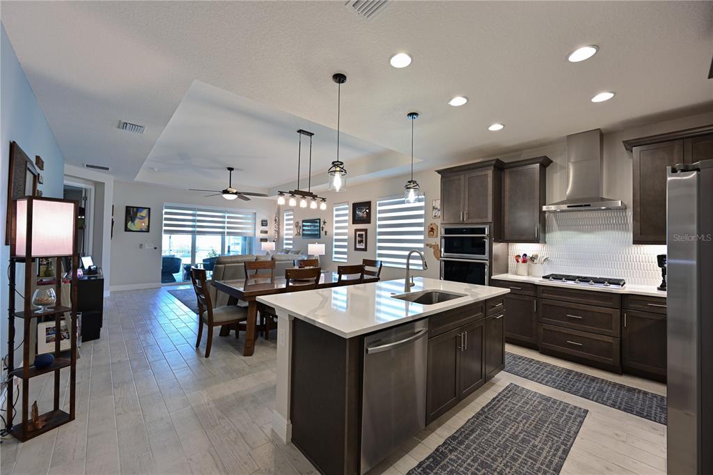 209 OKEEFFE CIRCLE, BRADENTON, FL — photo 3 of 30