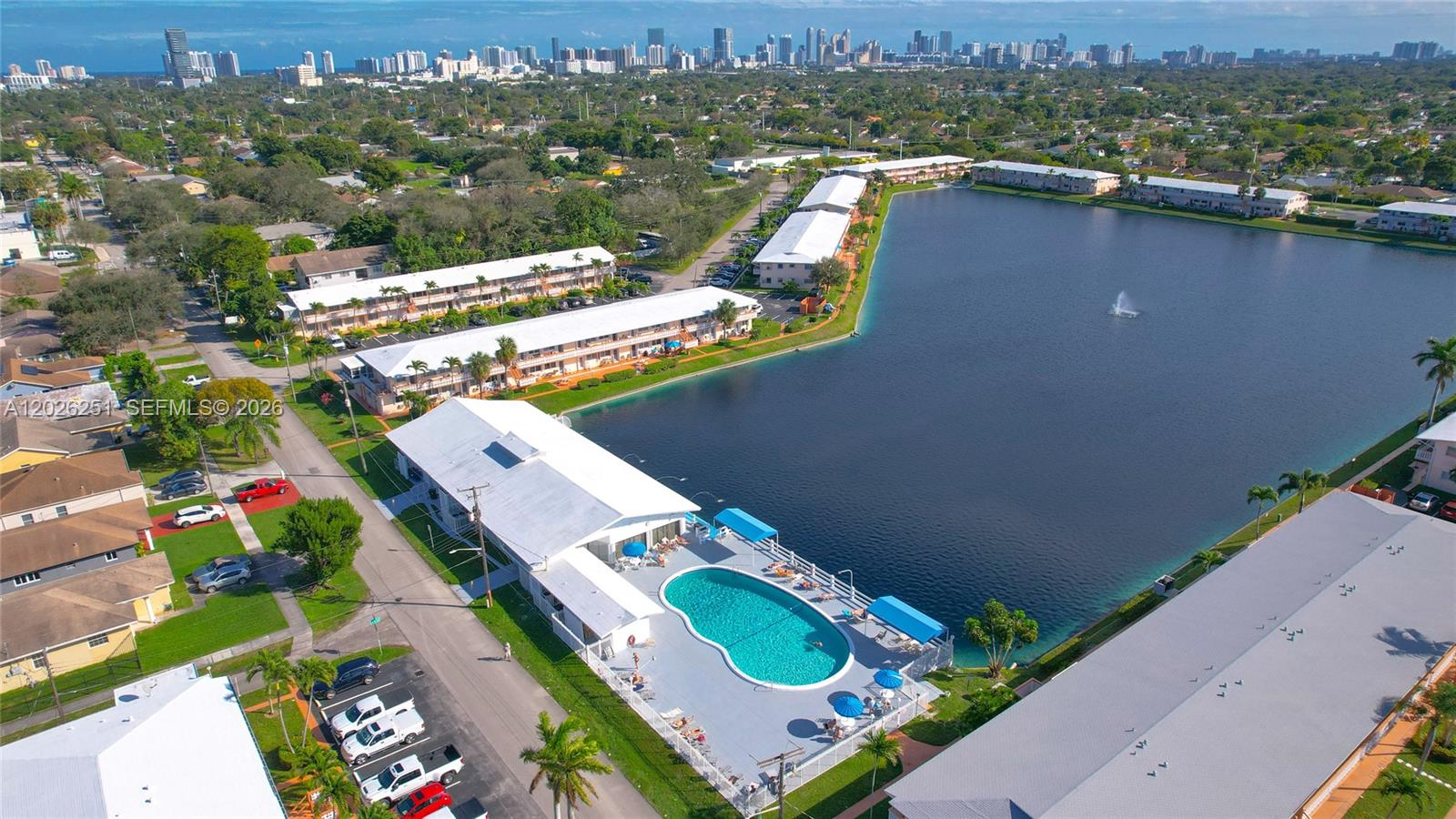 820 SW 11 Street # 4B, Hallandale Beach FL 33009