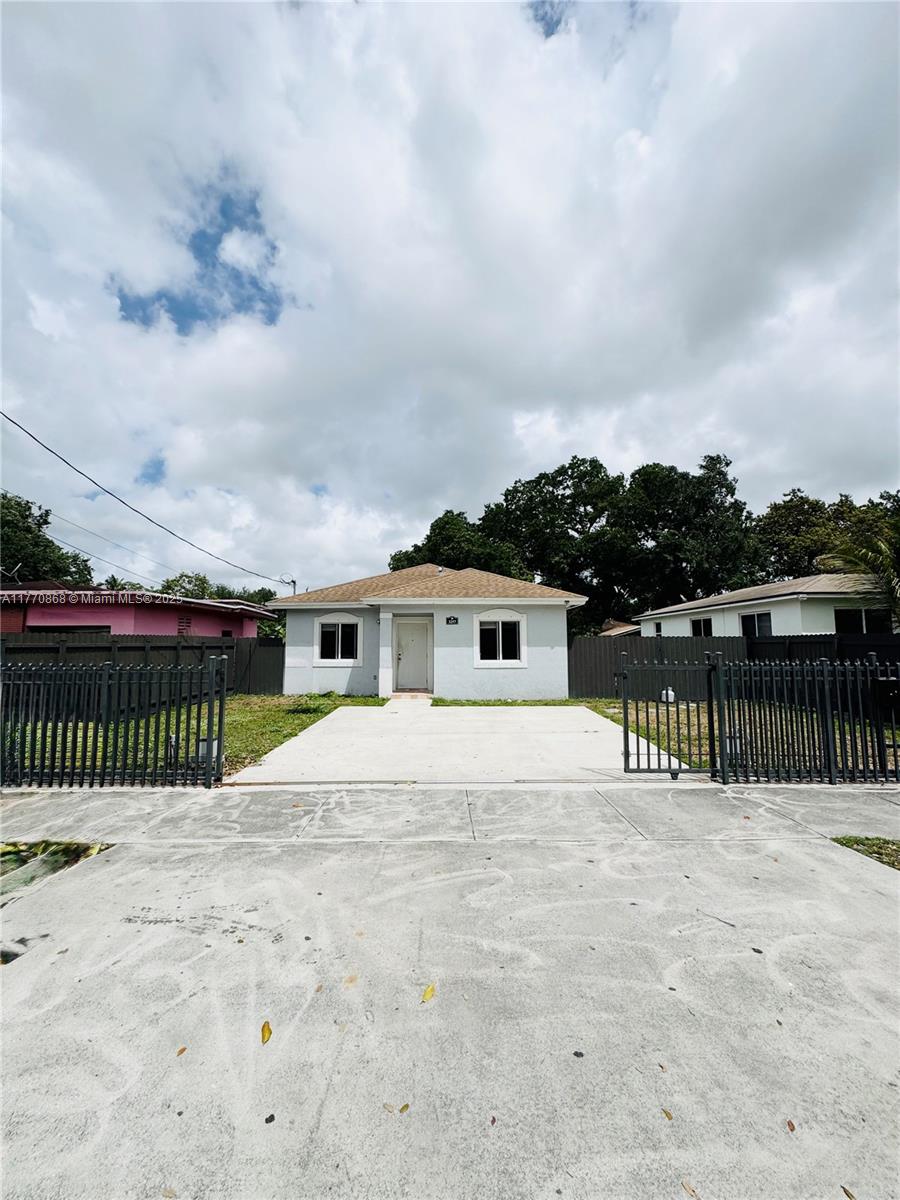 3257 NW 51st St, Miami FL 33142