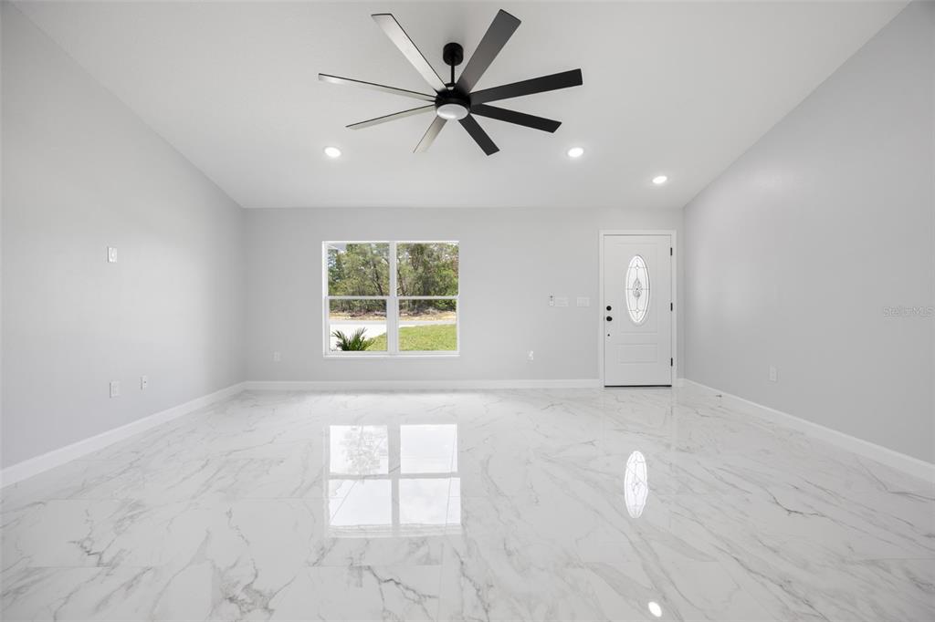 11384 SW 177TH COURT, DUNNELLON, FL — photo 4 of 24