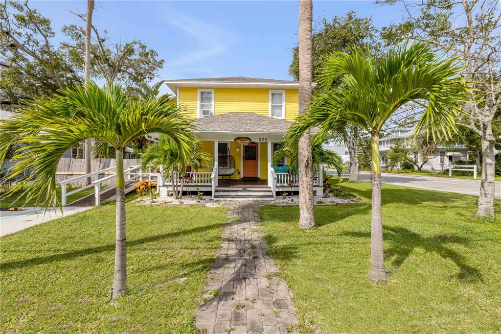 200 LIVE OAK STREET