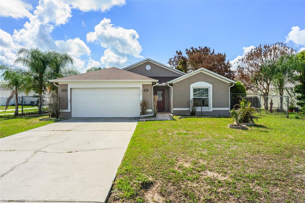 1923 MANATEE DRIVE