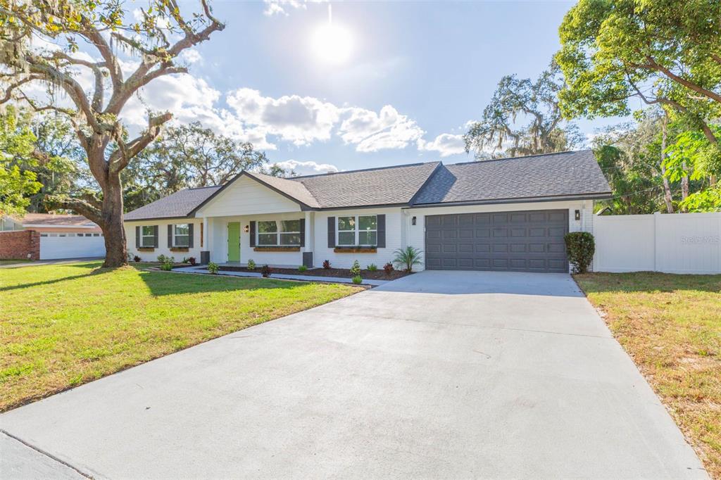 713 GRAND CIRCLE