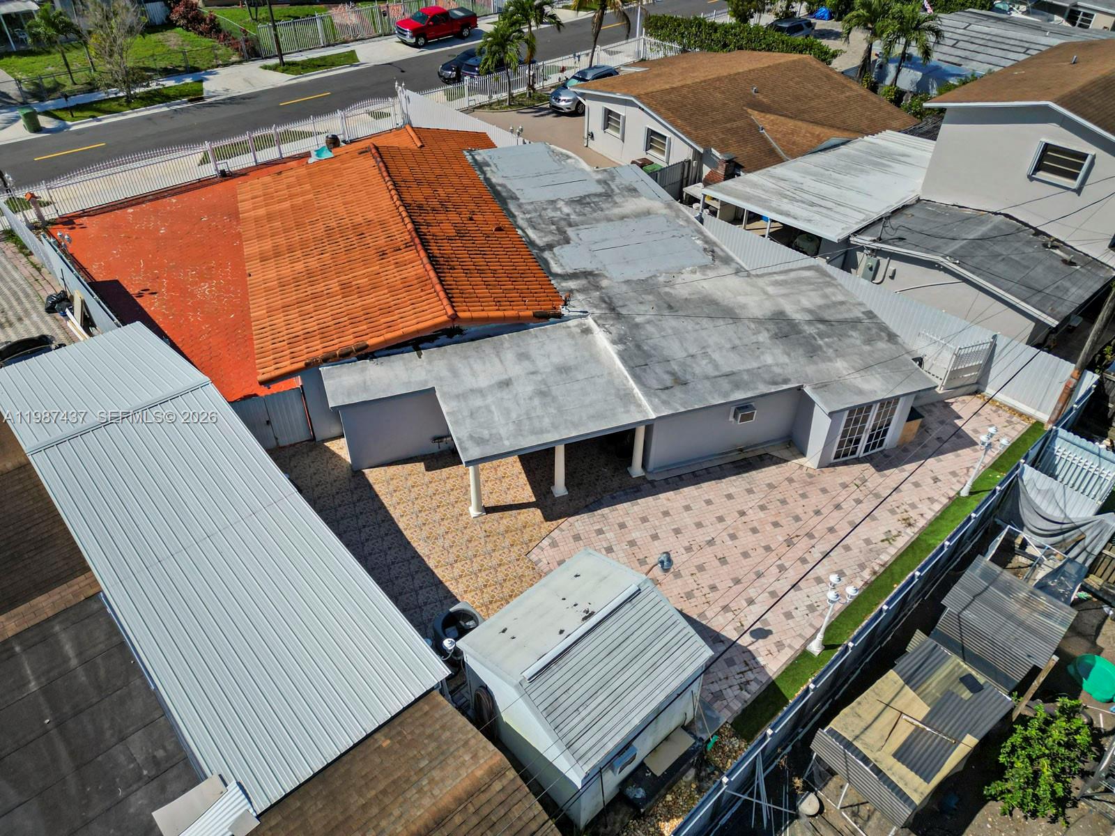 871 SE 5th Pl, Hialeah FL 33010, HIALEAH, FL — photo 4 of 30