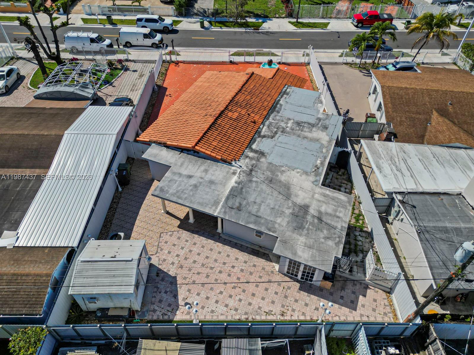 871 SE 5th Pl, Hialeah FL 33010, HIALEAH, FL — photo 5 of 30