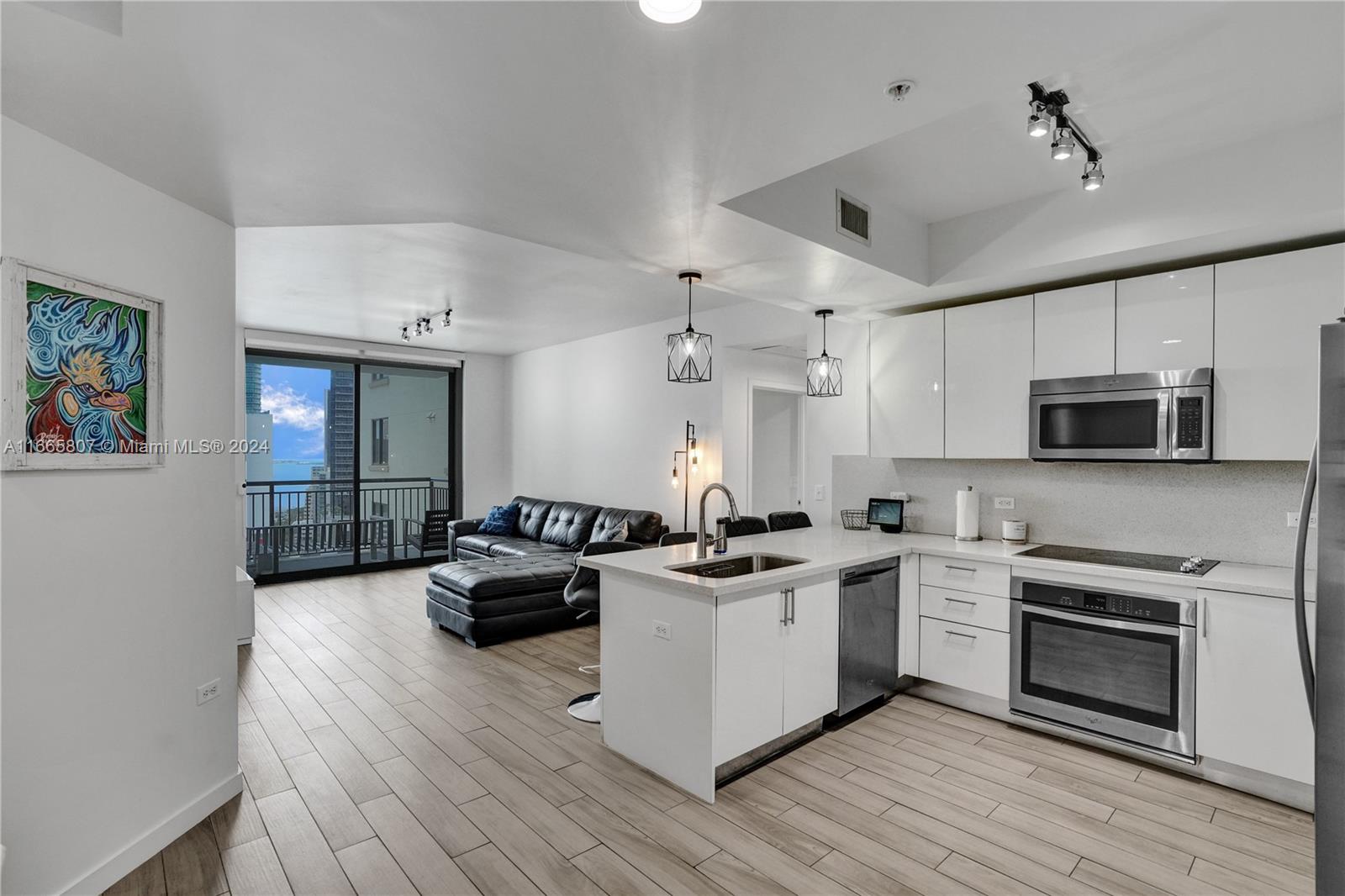 999 SW 1st Ave # 1807, Miami FL 33130