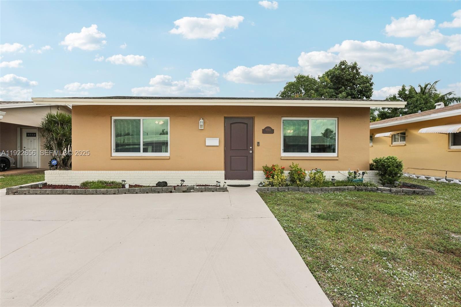 6003 NW 74th Ave, Tamarac FL 33321