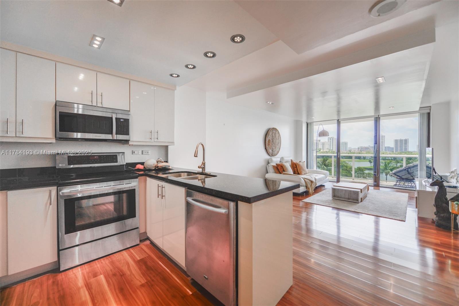 3625 N Country Club Dr # 707, Aventura FL 33180
