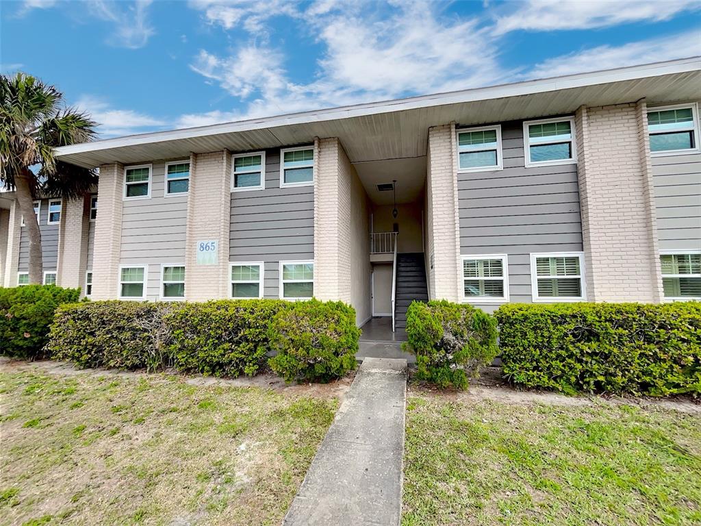 865 SKY LAKE CIRCLE UNIT D