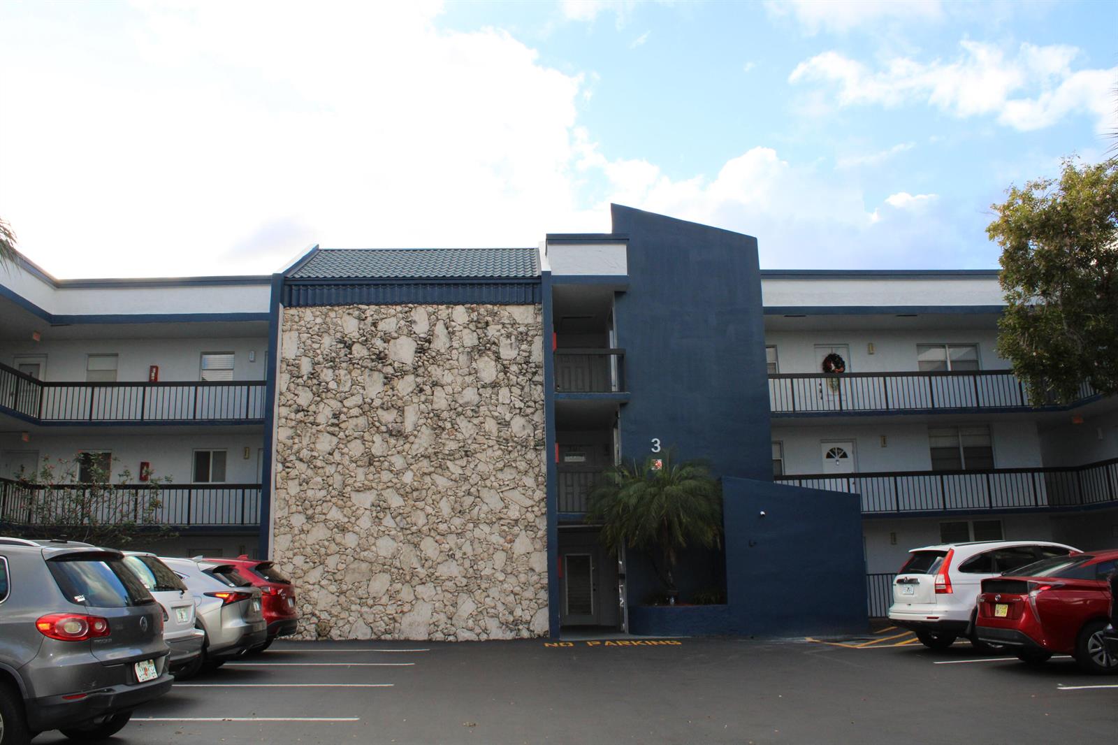 3200 Holiday Springs Boulevard # 105, Margate FL 33063