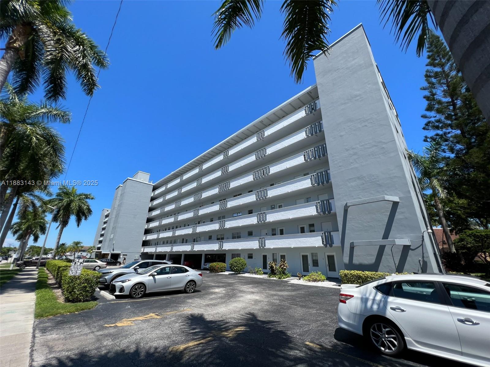 1000 NE 14th Ave # 207, Hallandale Beach FL 33009
