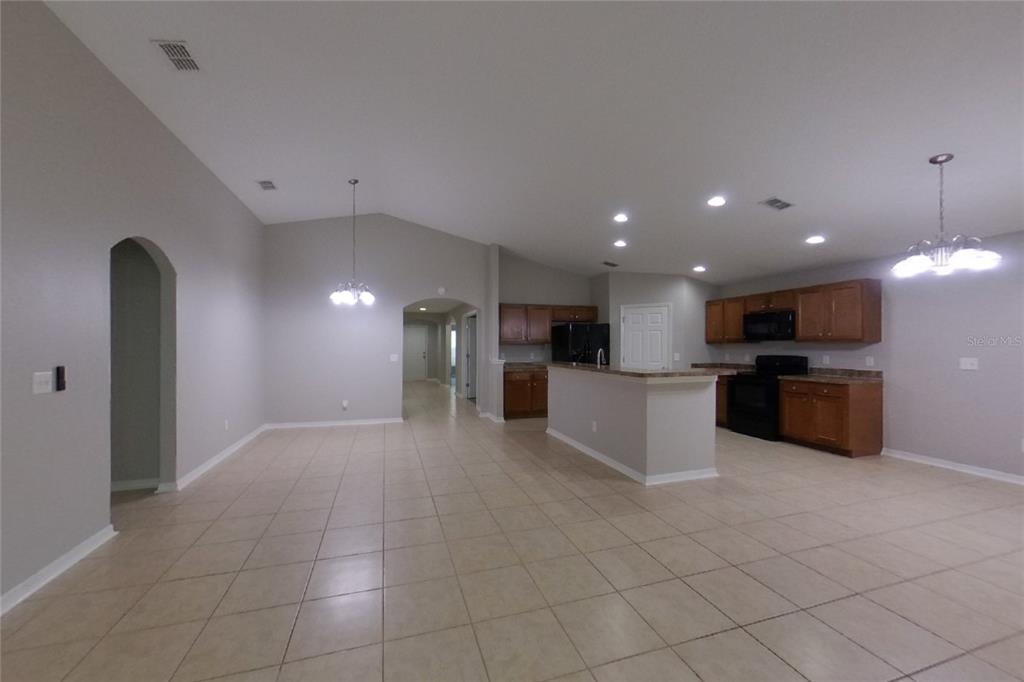 703 BAINBRIDGE LOOP, WINTER GARDEN, FL — photo 2 of 16