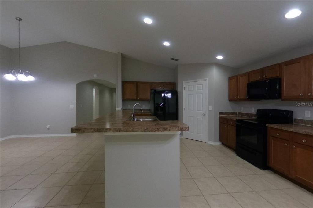 703 BAINBRIDGE LOOP, WINTER GARDEN, FL — photo 5 of 16