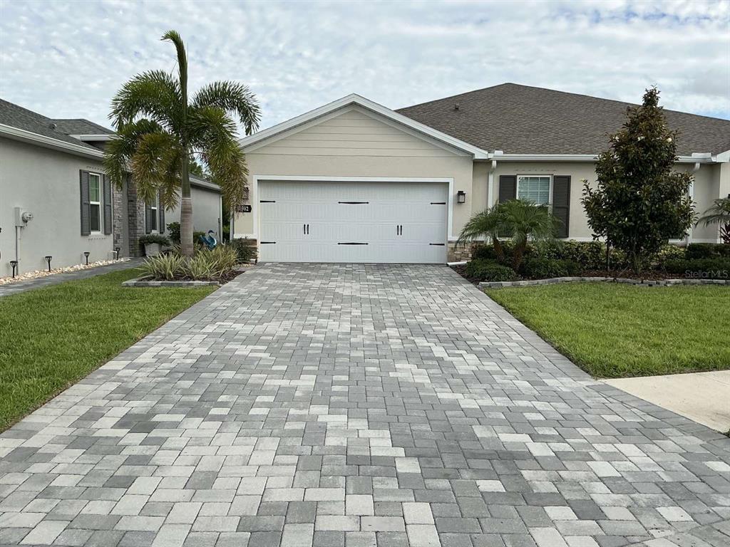 1982 W PALMS DRIVE