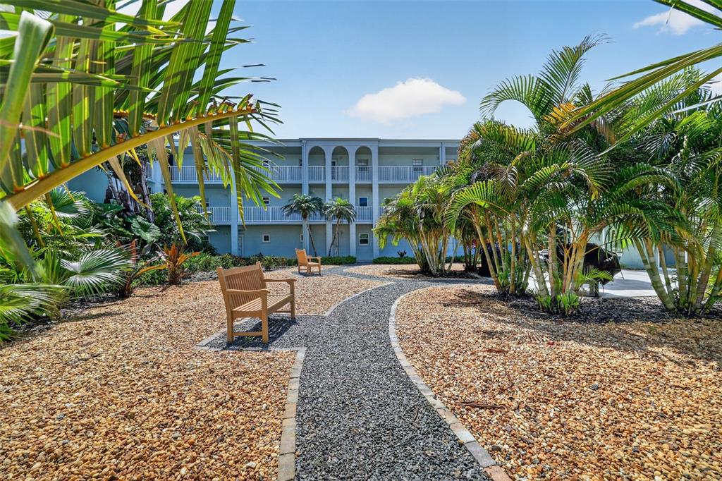 1706 BELLEAIR FOREST DRIVE UNIT 220