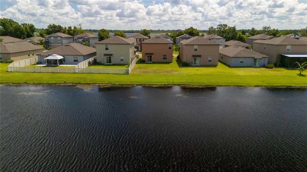 5545 BLUE AZURE DRIVE, WIMAUMA, FL — photo 3 of 30