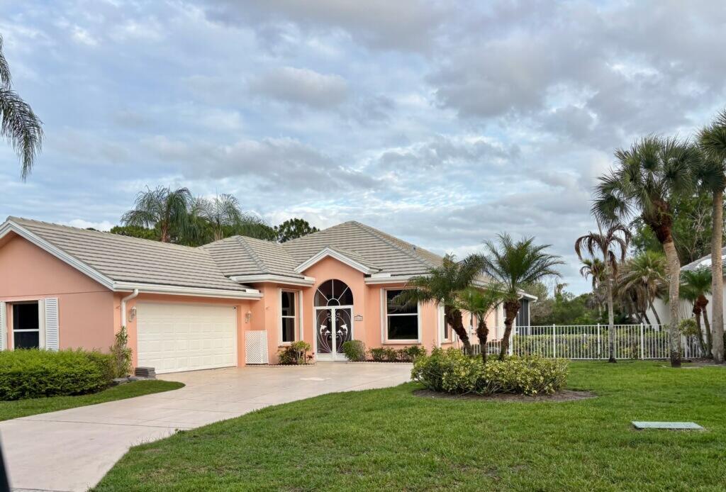 5018 SE Heartleaf Terrace, Hobe Sound FL 33455