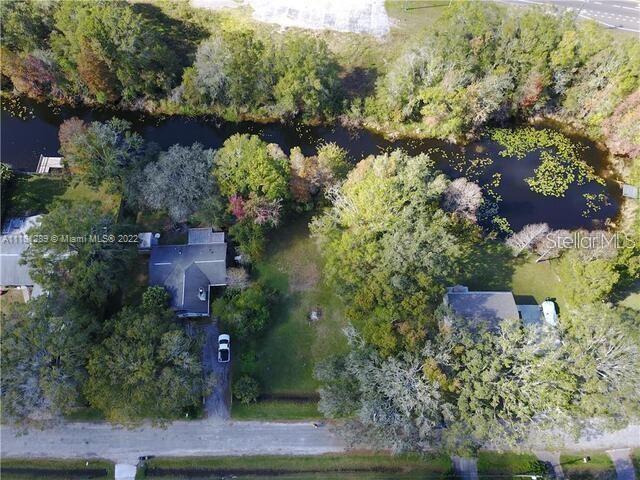 11123 LAKE SHORE DRIVE