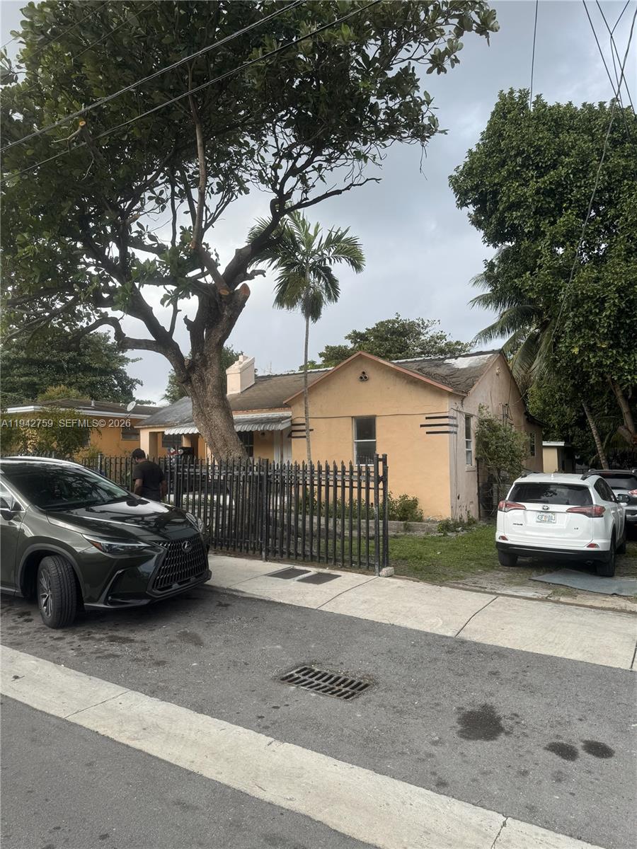 165 NE 70th St, Miami FL 33138