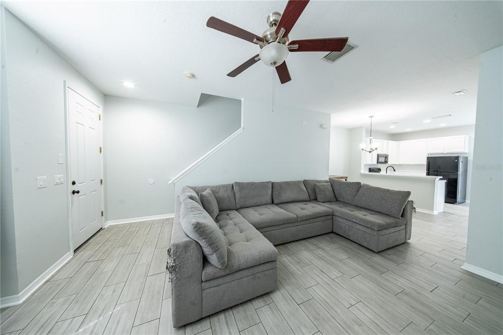 11505 DECLARATION DRIVE, TAMPA, FL — photo 3 of 19