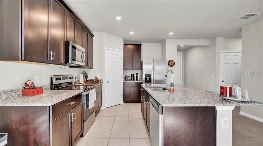 3041 CASSIDY LANE, HAINES CITY, FL — photo 3 of 13