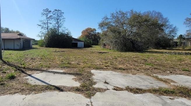 6012 LORRAINE ROAD, BRADENTON, FL — photo 2 of 5