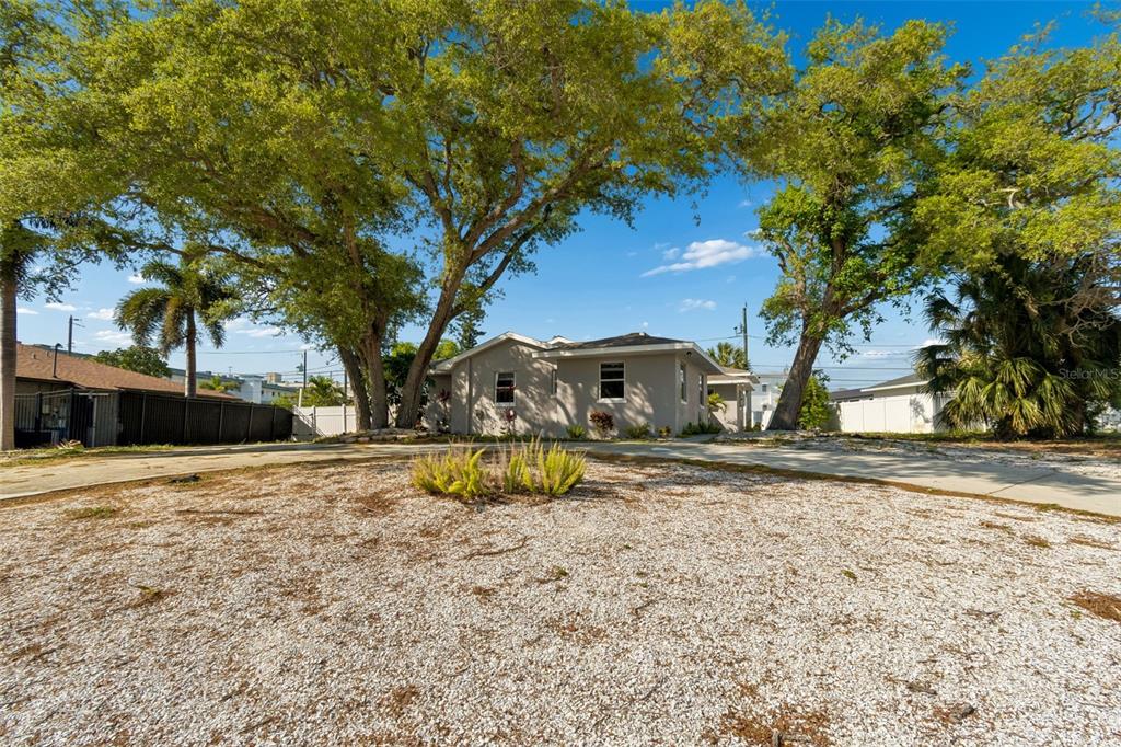 125 HARBOR BLUFF DRIVE, LARGO, FL — photo 3 of 30