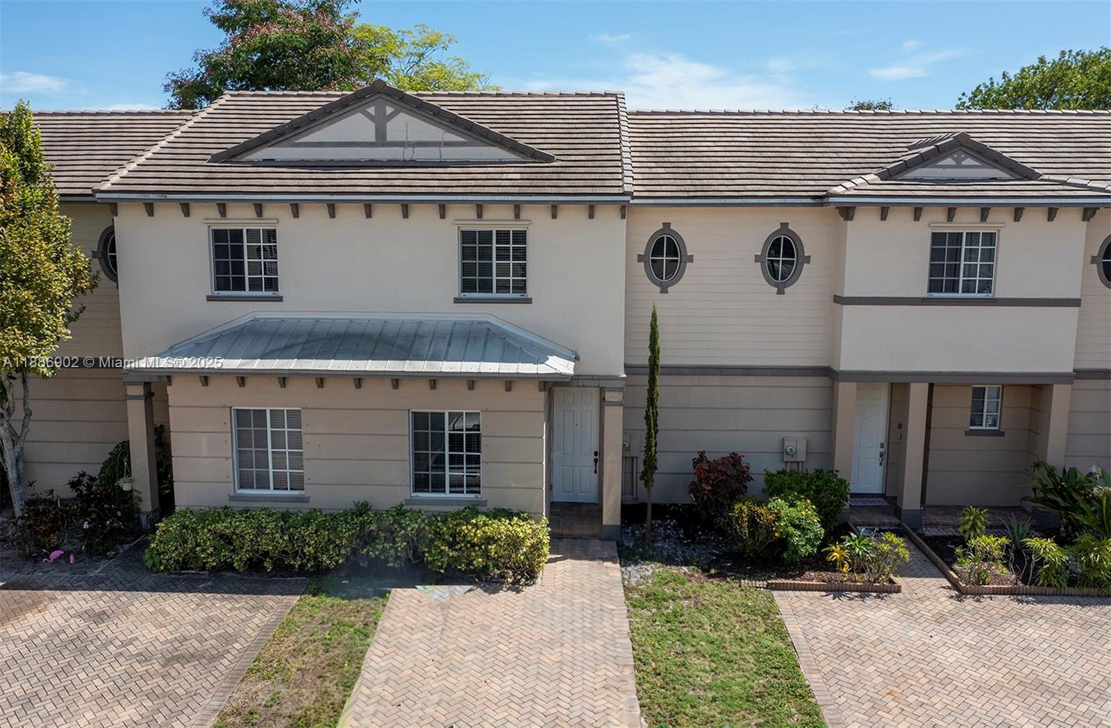 1112 Lucaya Dr, Riviera Beach FL 33404