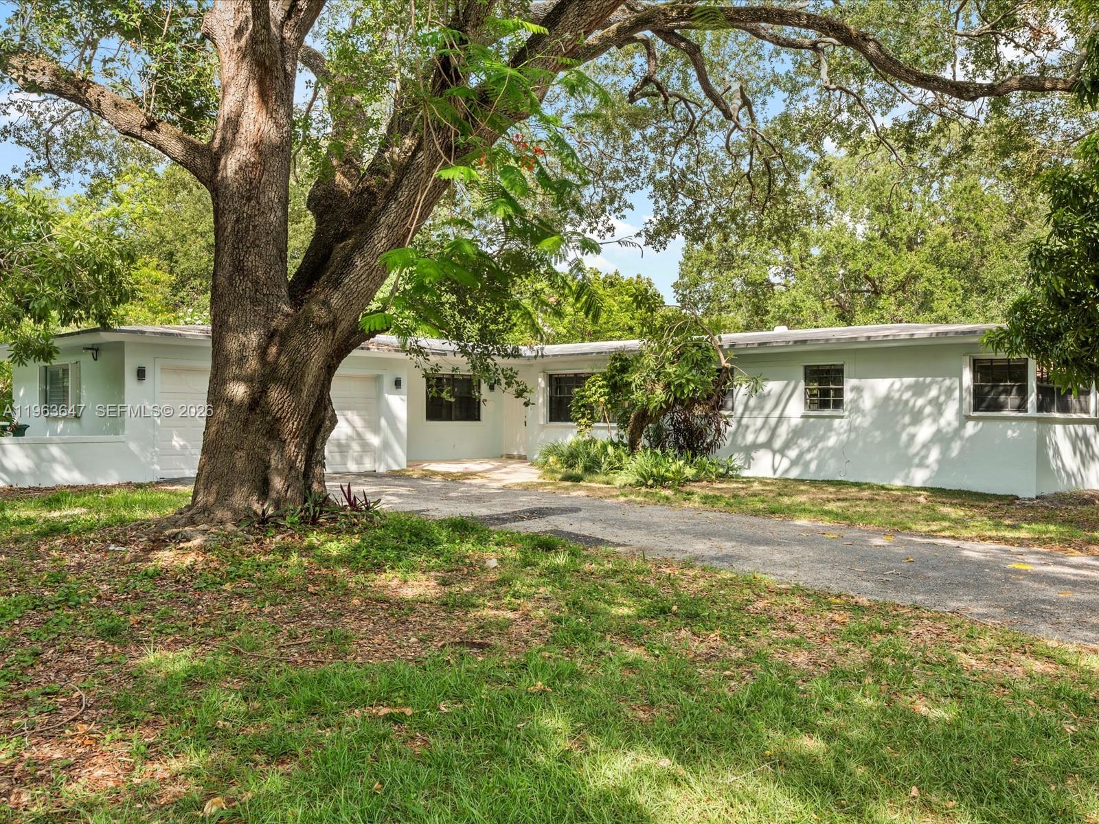 9315 SW 72nd Ave, Pinecrest FL 33156