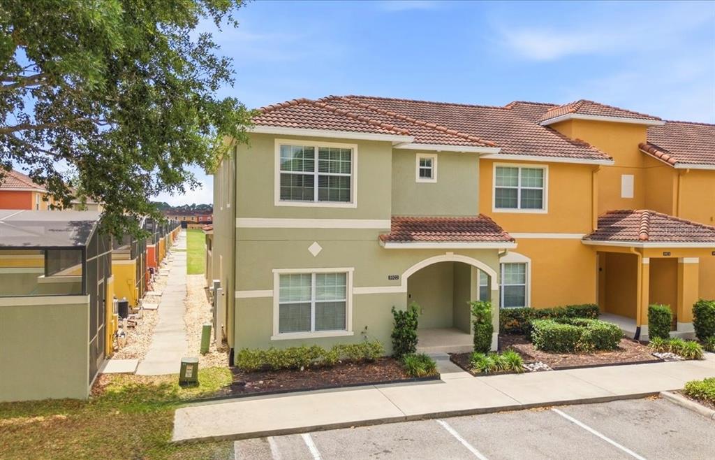 8922 CUBAN PALM ROAD