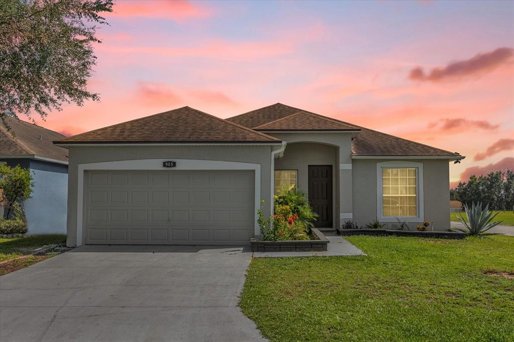 905 KNOLLWOOD DRIVE