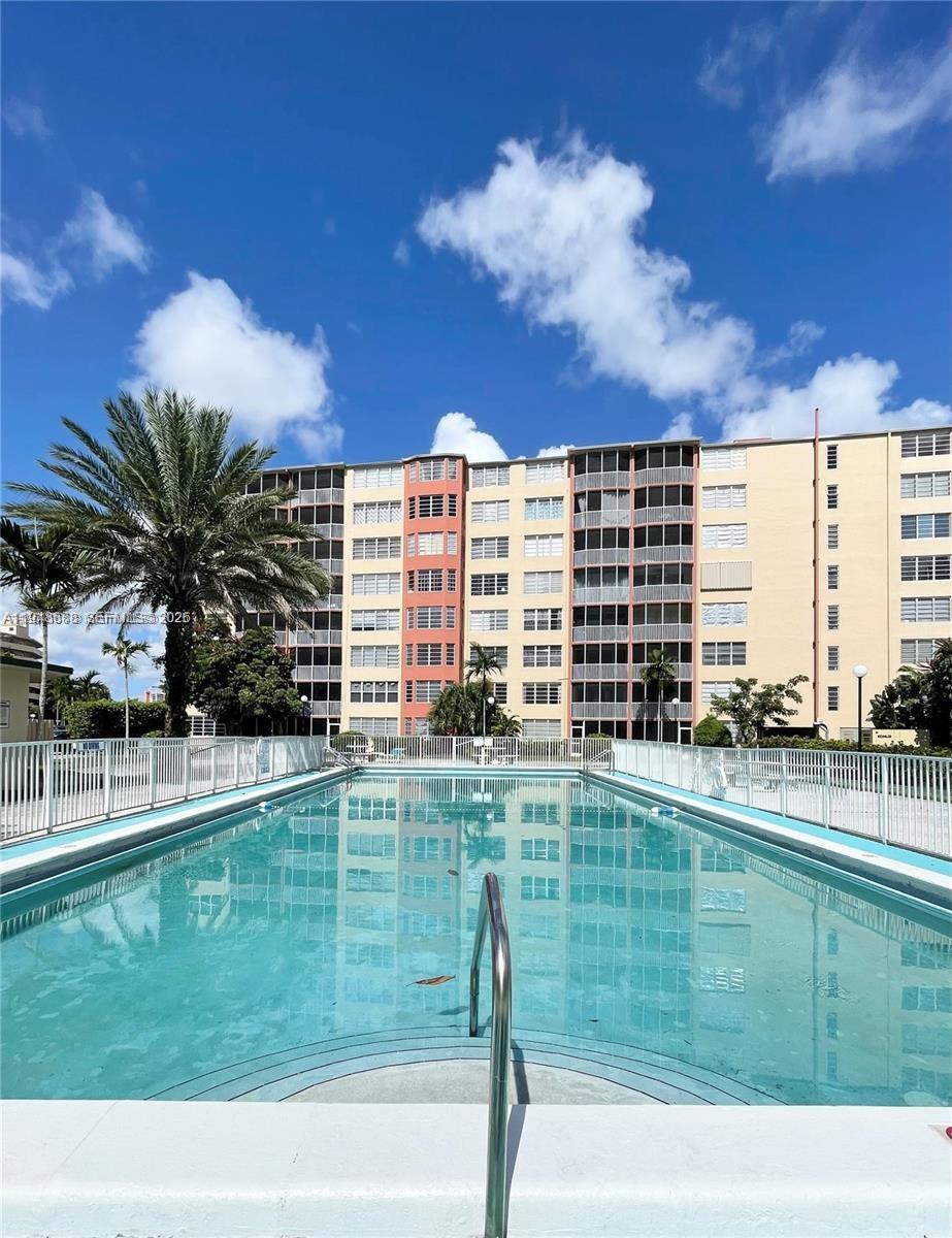 1780 NE 191st St # 2, Miami FL 33179