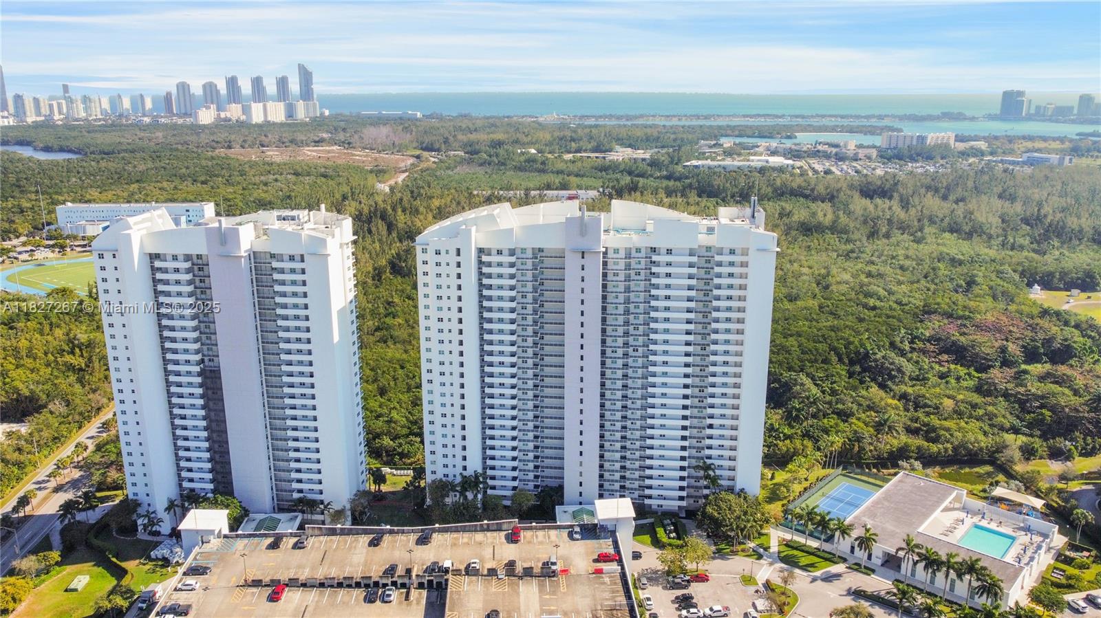 14951 Royal Oaks Ln # 908, North Miami FL 33181