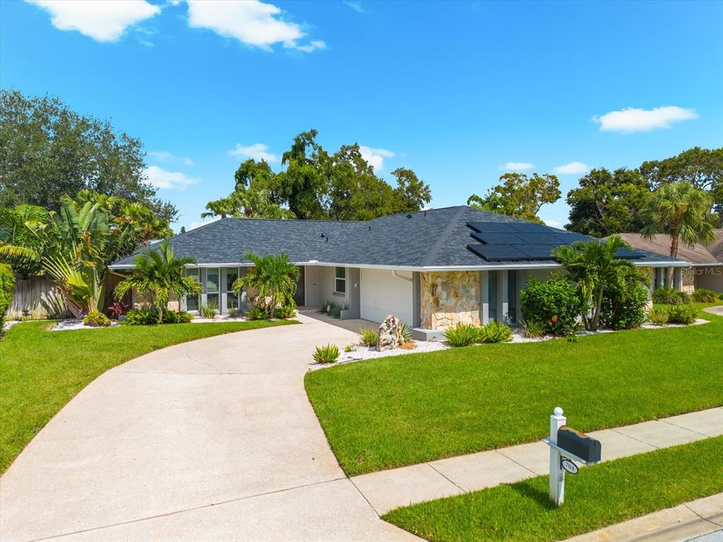 704 KNOLLWOOD DRIVE