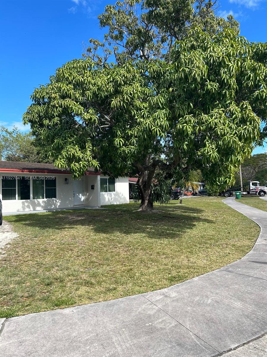 10011 SW 162nd St, Miami FL 33157