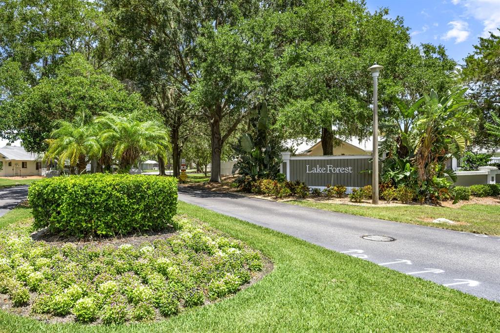 39 LAKE FOREST PLACE