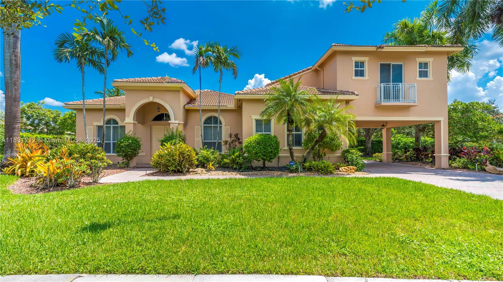 3230 SW 139th Ter, Davie FL 33330