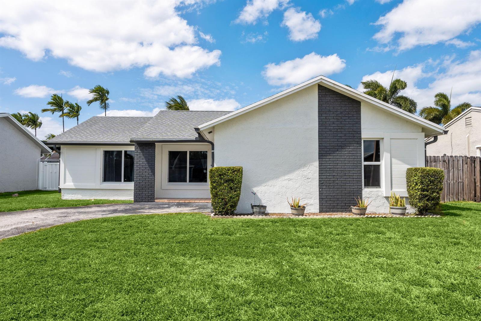 11831 NW 38th Place, Sunrise FL 33323