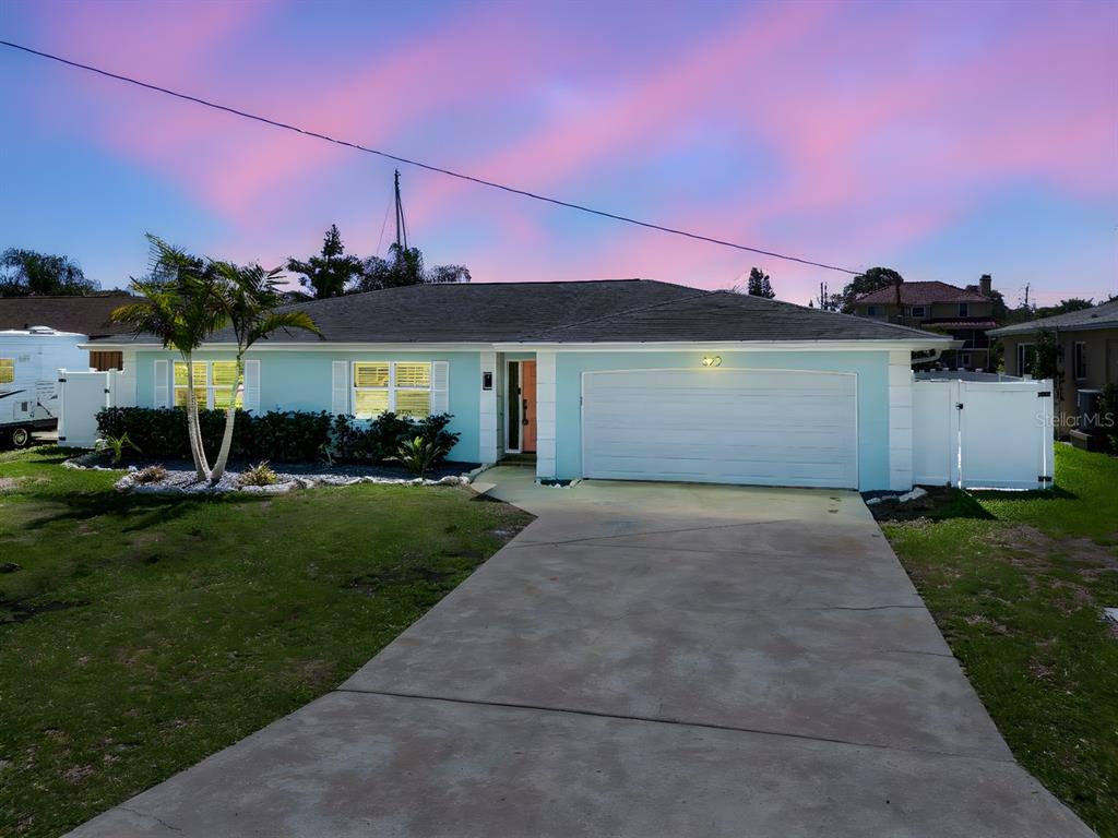 372 WESTWINDS DRIVE