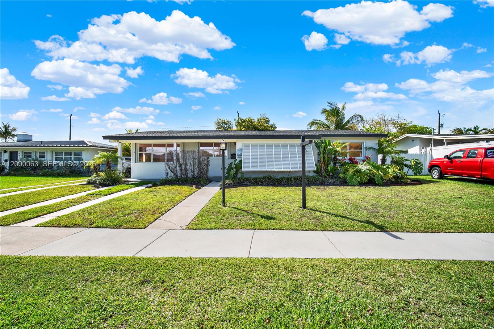 9401 Jamaica Dr, Cutler Bay FL 33189