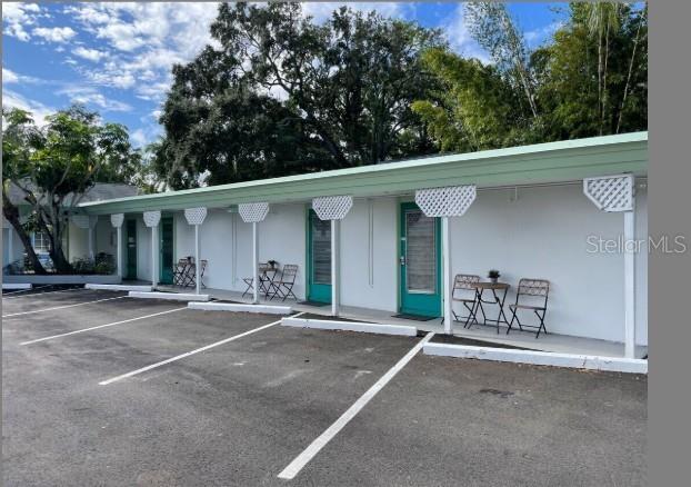1064 BROADWAY, DUNEDIN, FL — photo 2 of 21