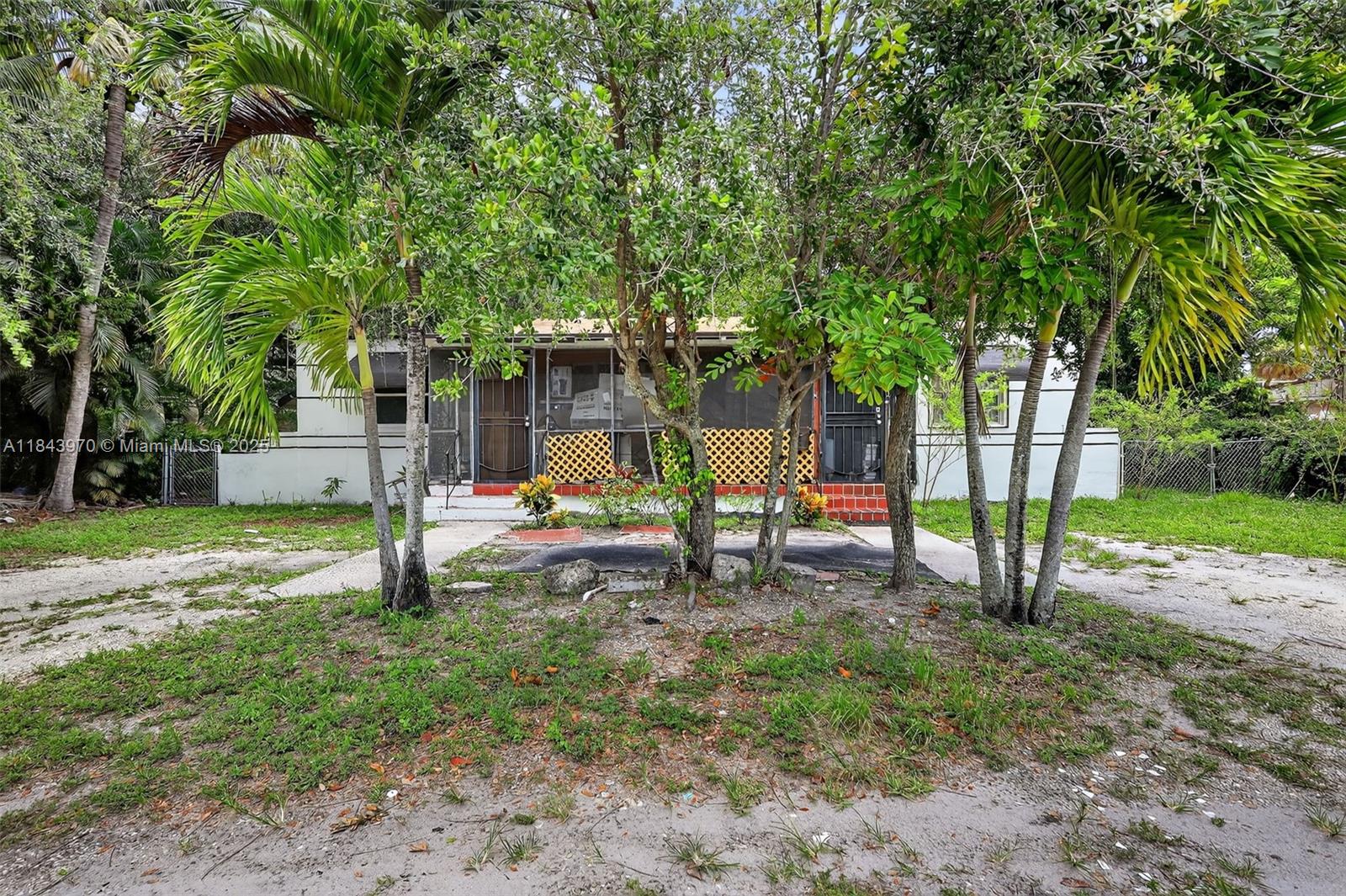 NORTH MIAMI, FL — photo 3 of 17