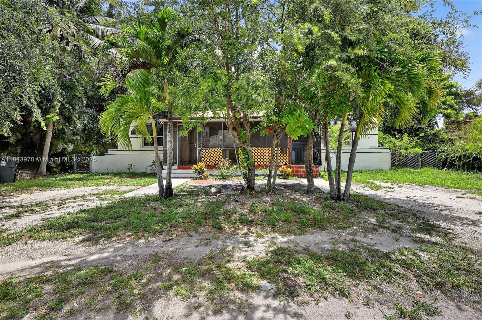 NORTH MIAMI, FL — photo 4 of 17