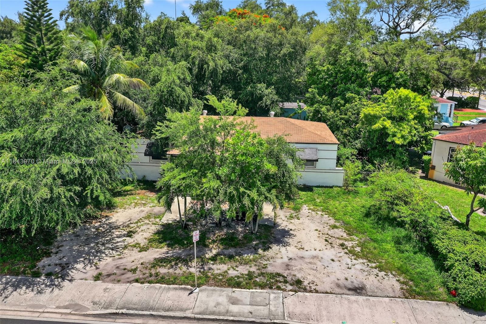NORTH MIAMI, FL — photo 5 of 17
