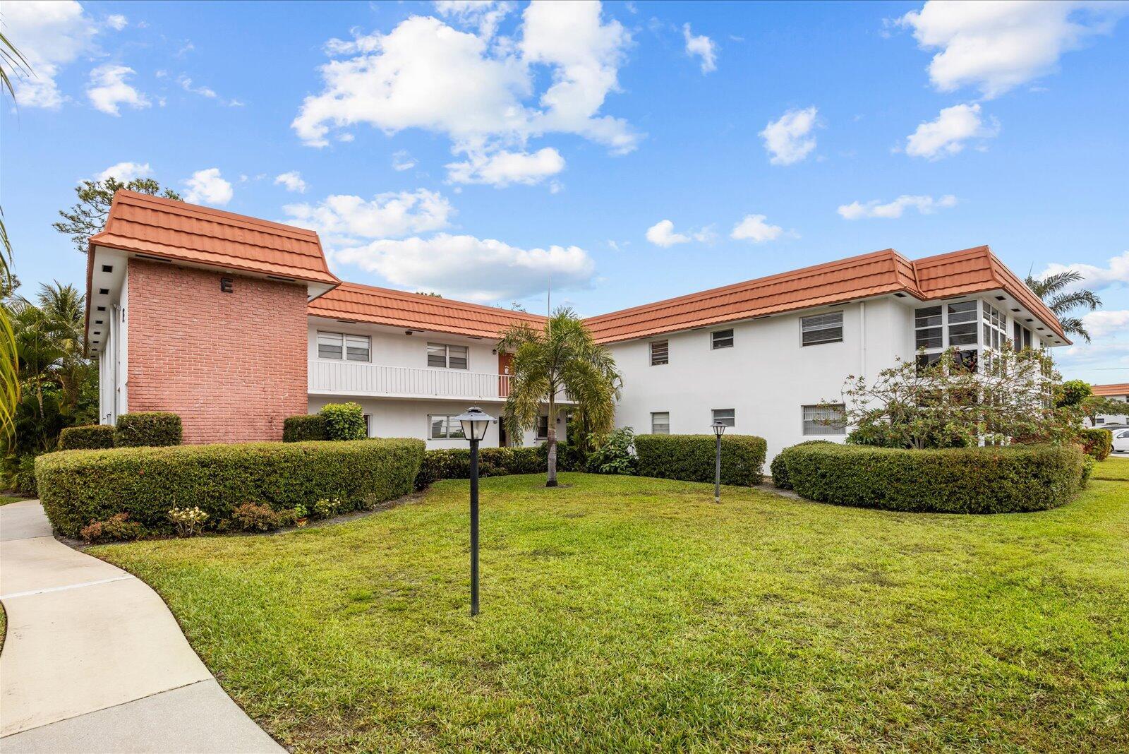 2-oc in-2 — 2600 SE Ocean Boulevard # E5, Stuart FL 34996, STUART, FL